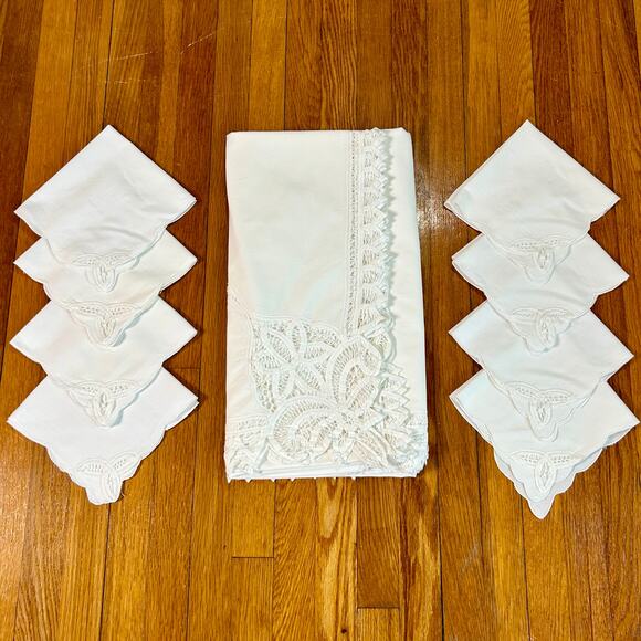 Vintage White 82 x 64 Cutwork Lace Tablecloth with 8 Matching Napkins - Picture 14 of 16